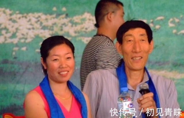 侏儒症|中国巨人鲍喜顺:12年前不顾医生忠告执意生下一子,现在怎样