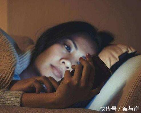 长痘害怕留痘印？警惕2个留痘印原因，4个方法教你淡化痘印