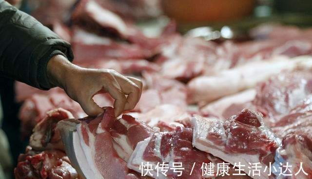 大便|常吃4种食物，毁掉肠道健康，教你一个简单方法，识别肠癌