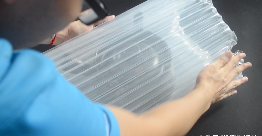 快递里的防震气泡柱别再扔了, 它还有这3大妙用, 简直太实用了