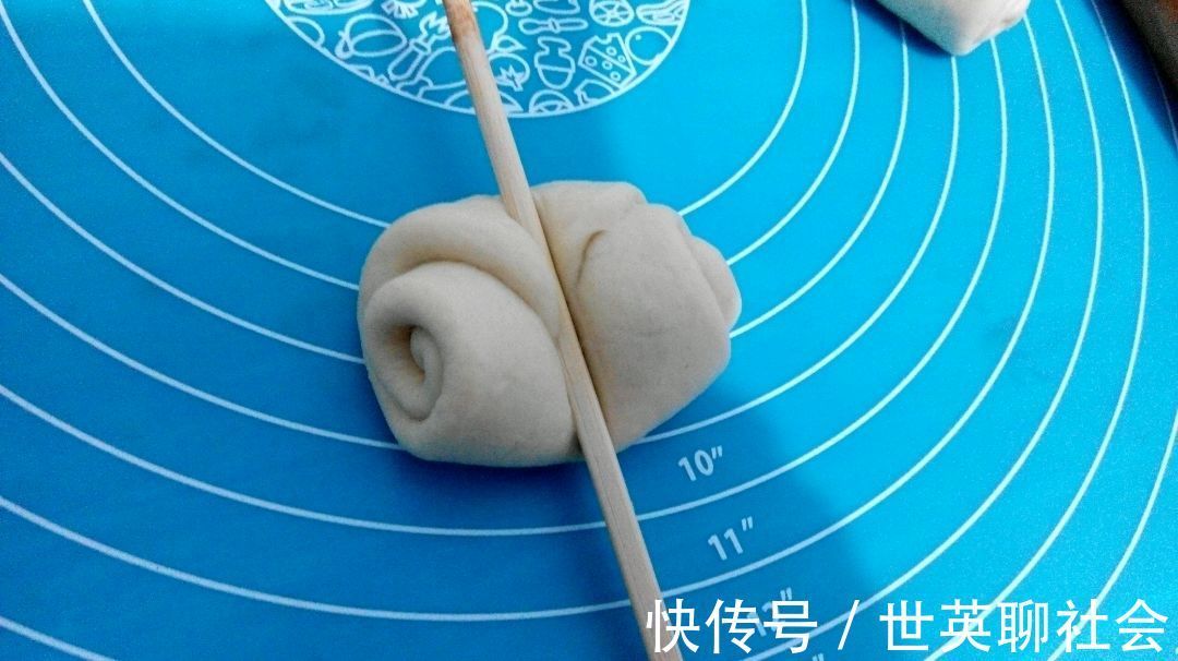 蜂蜜|蜂蜜小餐包制作方法，香甜可口，制作简单