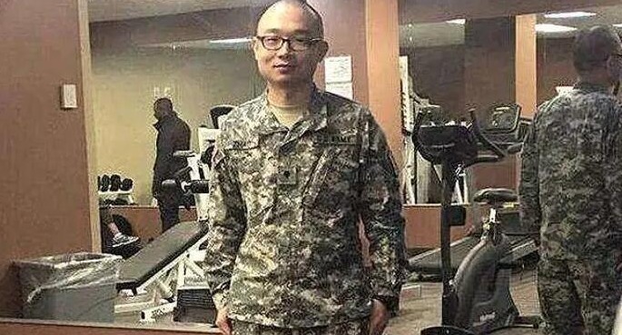 农夫与蛇&博士赵潘书,为入美籍在网络上诋毁中国,下场却很大快人心