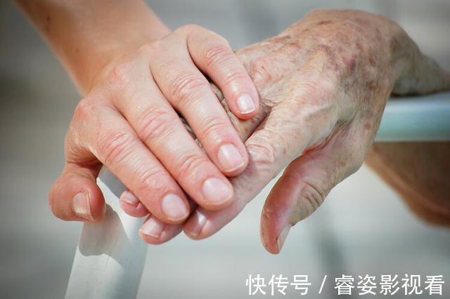 延缓衰老|女性开始衰老的表现:3松2大1处毛发增多,若没有,得恭喜你