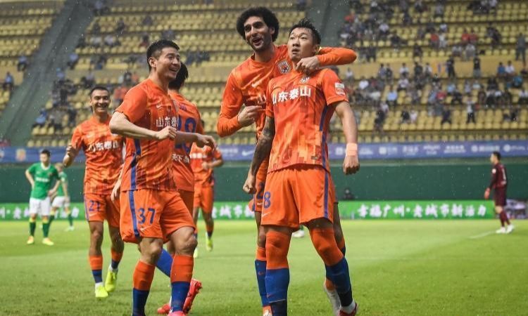 金元|凌晨1点，山东媒体做出争议报道：鲁能泰山遭质疑，球迷吐槽声一片