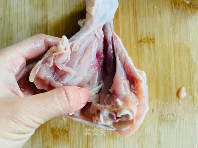 蚝油蒸鸡腿：不需要任何技巧，简单一蒸嫩嫩滑滑超美味