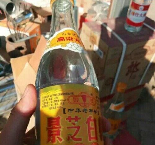 去超市买酒时：这5款低价白酒别错过，都是纯粮食酒，好喝性价高