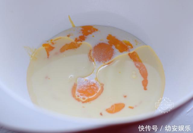 电饭锅蛋糕不蓬松还塌陷?注意这几个细节,我做一次就成功