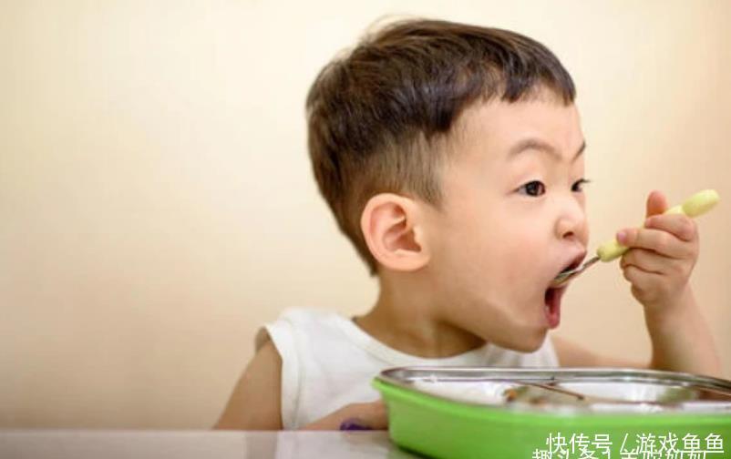 盐分|酱油吃多了会导致娃“积食”?不止积食还会影响长身高,父母注意
