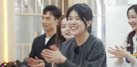 男人|脱口秀演员杨笠输给秦霄贤，被常驻嘉宾灵魂拷问：男人还普通吗？