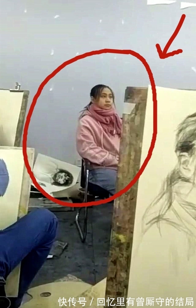 同学们|美术生画人脸素描,看到画面后,模特气哭了