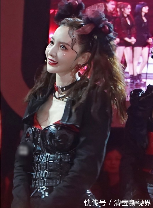 黄晓明|“张萌撩黄晓明”上热搜,杨颖当天两条微博连更,态度一目了然