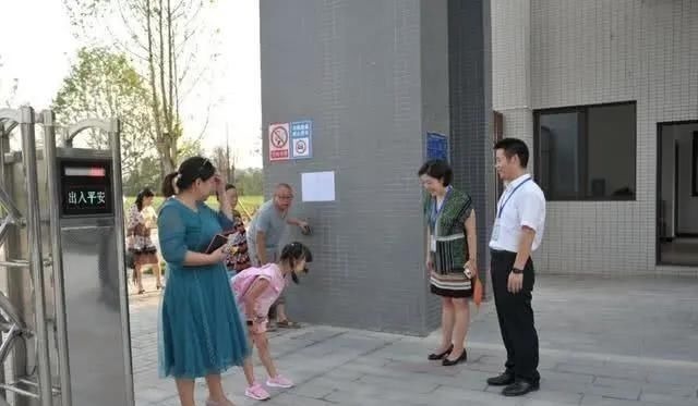 家长|这3种“中国式礼貌”正在慢慢毁掉你家孩子,父母别再沾沾自喜了