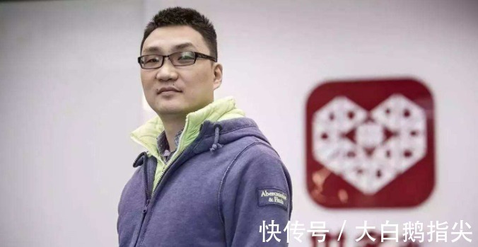 母校|拼多多创始人：40岁选择退出，放弃首富称号，向母校捐赠1亿美金