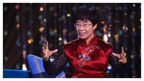 继于丹之后,又一位国学大师跌落神坛,网友质疑:她也配叫大师?