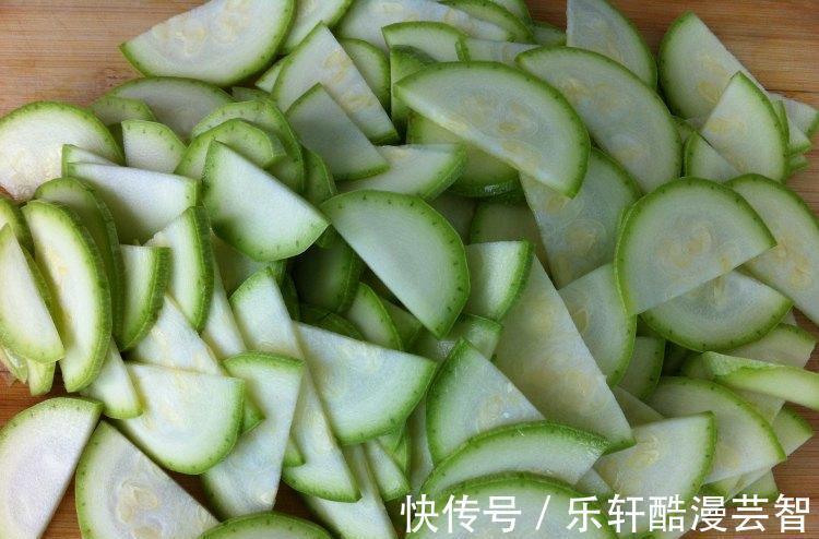 含量|秋季,这菜遇见别错过,钙含量极高,荤素搭配,孩子常吃长个头