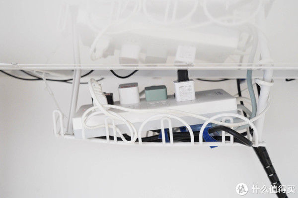 线缆|桌面整理大作战！低成本改造书桌，这些收纳好物你值得拥有！