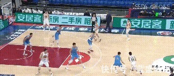 翟晓川|裁判闫军再现争议！林书豪变成“林妹妹”，翟晓川出头不含糊！