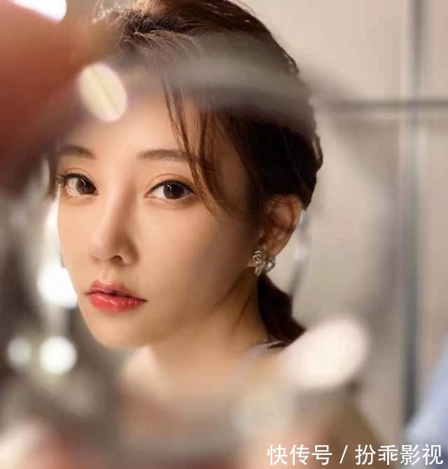 冯提莫B站晚会节目单成为惊喜,演唱经典歌曲?粉丝直呼像猜盲盒