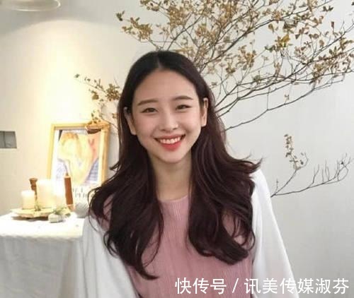 美范儿 女生披肩发发型图片,不但好看,而且超显脸小哦!