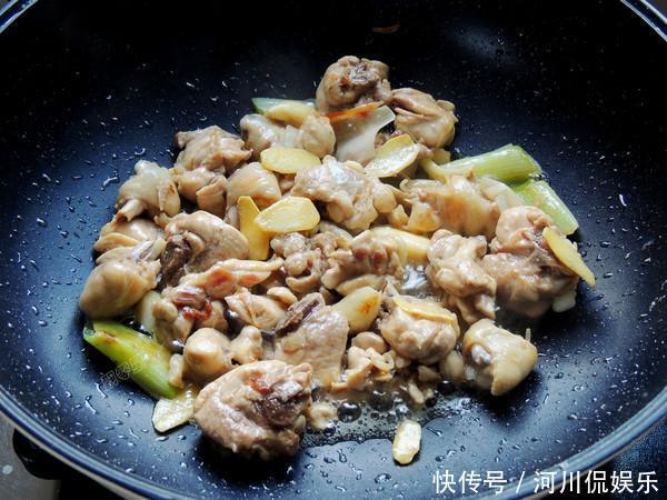  多汁|夏天少吃猪肉，多吃它，蛋白质含量高，简单一焖，鲜香多汁营养好