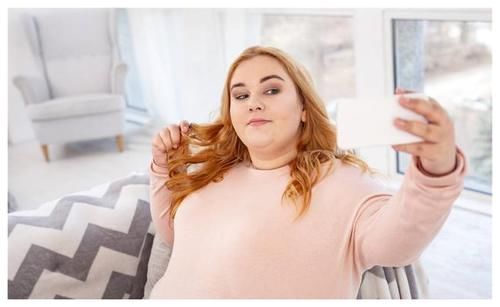 减肥瘦身|一天中发胖“最猛”的三个时间,若能灵活避开,体重也许悄悄降