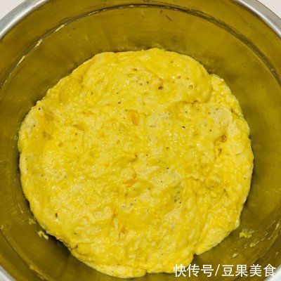 手不粘面??免烤箱 搅一搅就成功的南瓜发糕