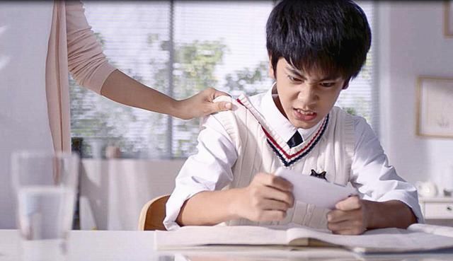 日常|国内儿童到底有多累?9张日常照片看哭万千父母:童年可以轻松吗