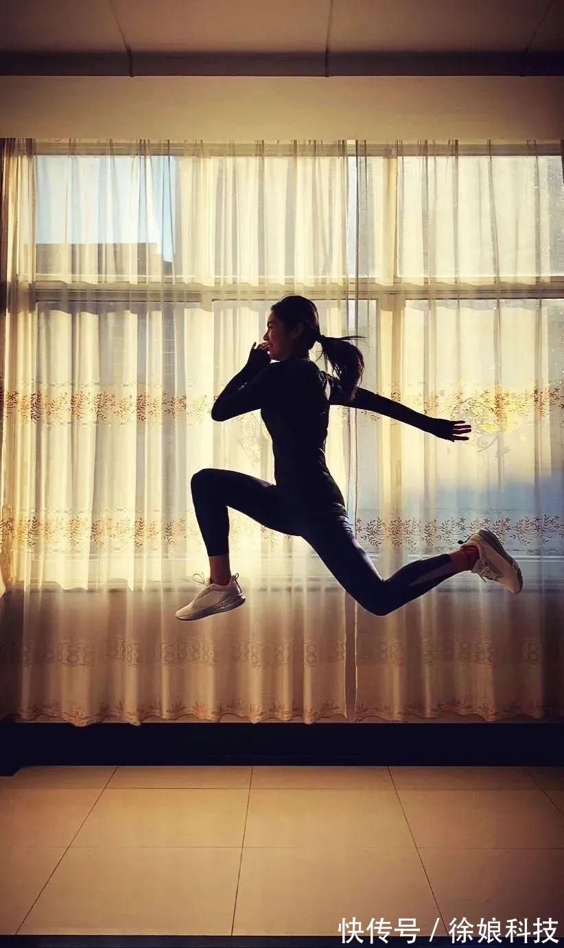 精照|37岁体育老师的“腰精照”能有多撩人看到这身腹肌，你还要逃课