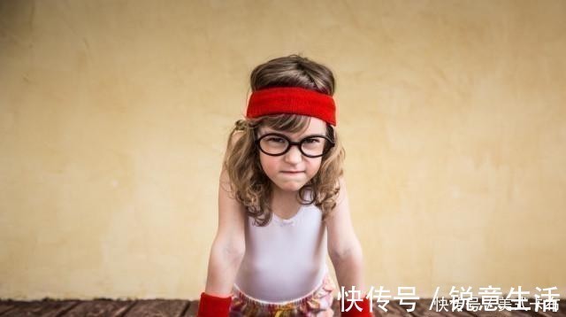 无知 1000元口红由孩子“摧残”,妈妈:初衷不错,但就是无知