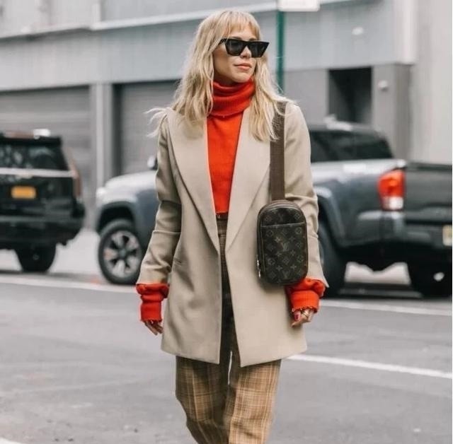 层次感 “阔腿裤”大势已去,今年流行用这条裤子配风衣,时髦显瘦又洋气