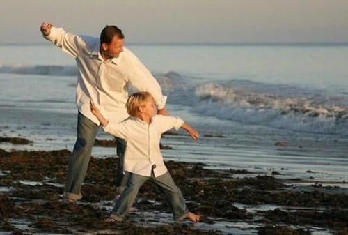 小周|妈妈出门逛街,爸爸在家独自看娃,回到家后的一幕让宝妈笑喷