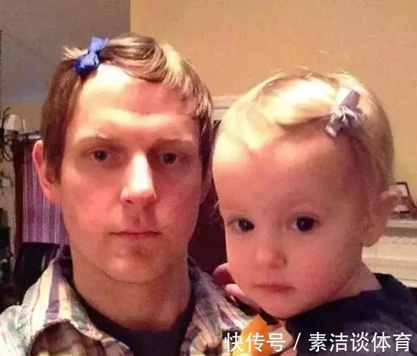父亲|宝爸带娃去拿快递,回来却是孩子扛着快递,妈妈看到后哭笑不得
