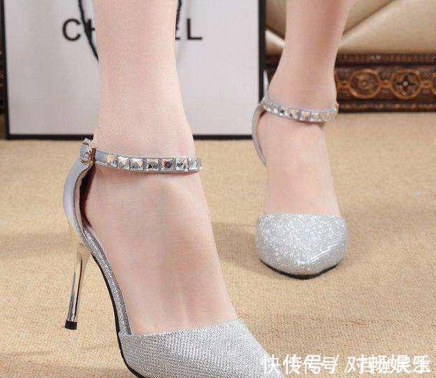 丝带 一双代表女性的高跟鞋,上脚后带给女人的不只是身高,还有自信