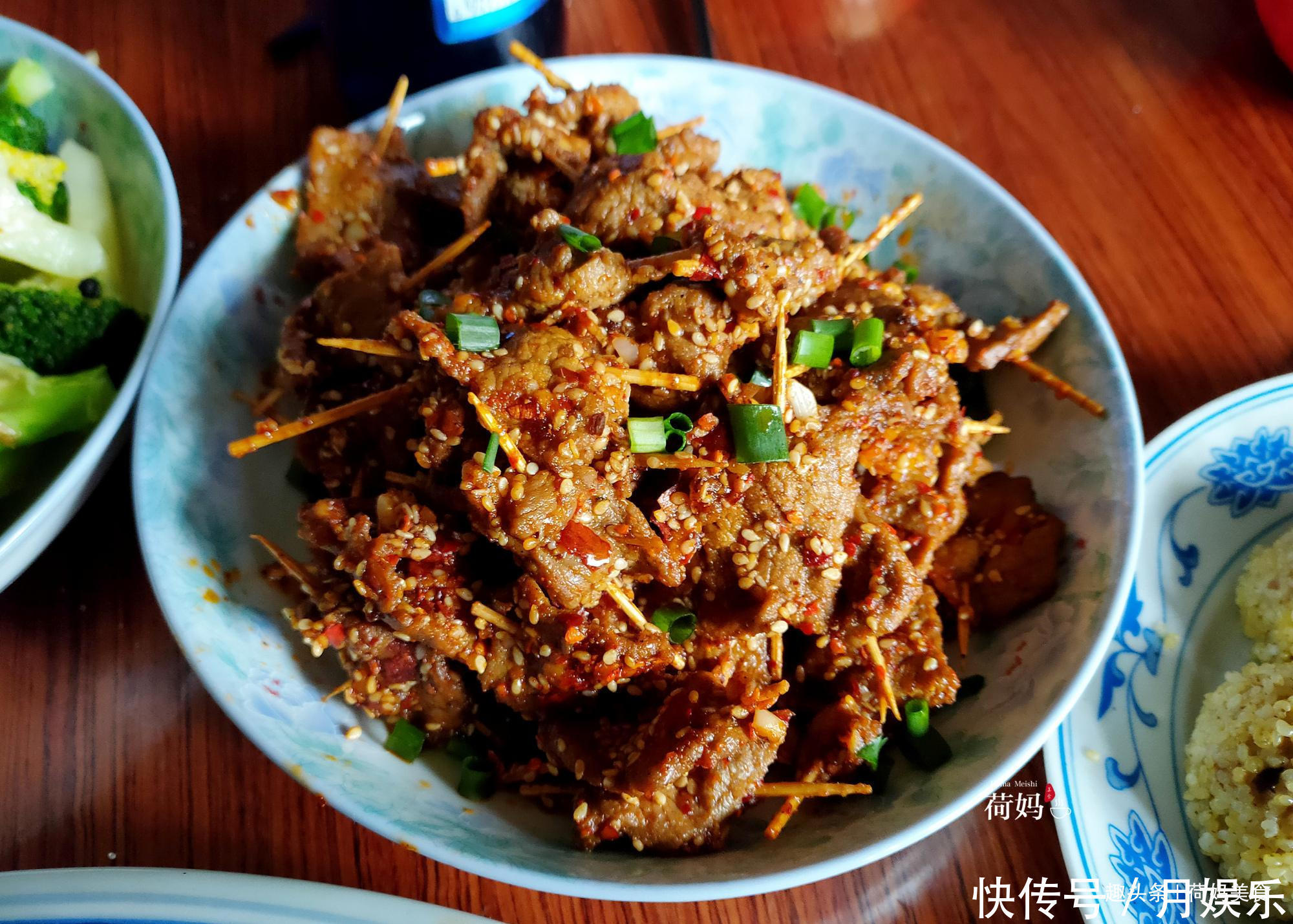 晒晒娘家的年夜饭,妈妈做了8菜1汤,简单又家常,全是妈妈的味道