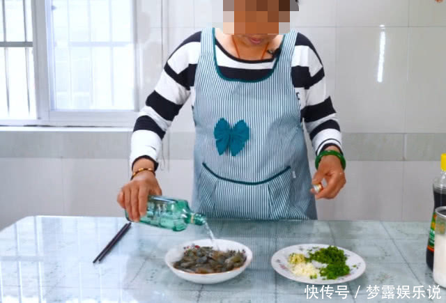 野味|刚从河里捞出的野味,半小时内用白酒腌制生吃,鲜美味道真是好