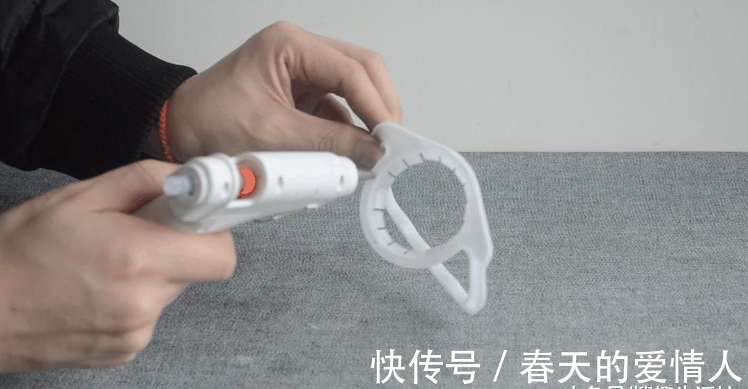 油桶上塑料把手不要扔, 放在厨房有妙用, 解决了千家万户的烦恼