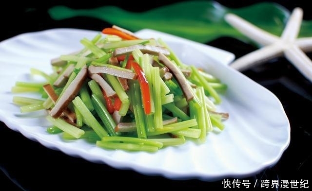 血压|芹菜如何食用才能达到降压的最大功效?