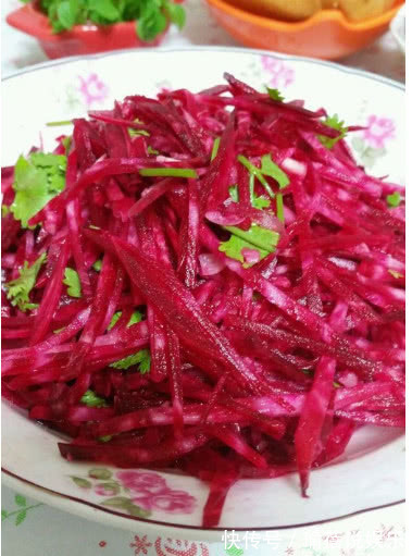 红菜根|这菜是“补血能手”,比阿胶都养人,刮脂瘦肚子,美白补水皮肤好