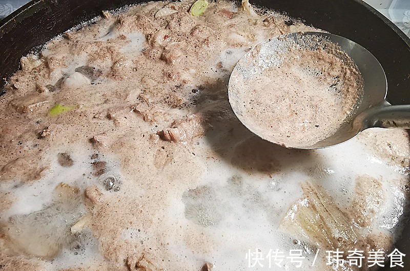 高压锅|炖羊肉，只放这3味料就行，专克羊膻味，买上5斤炖一大锅，真香