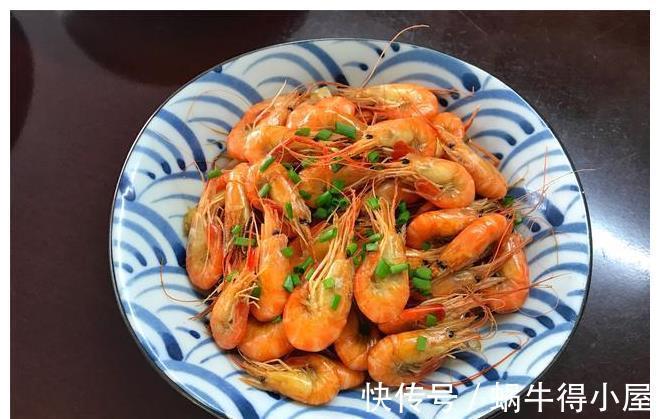 一日三餐|宅家22天来吃得最丰盛的午餐,2个人4个家常菜,生活简单美好