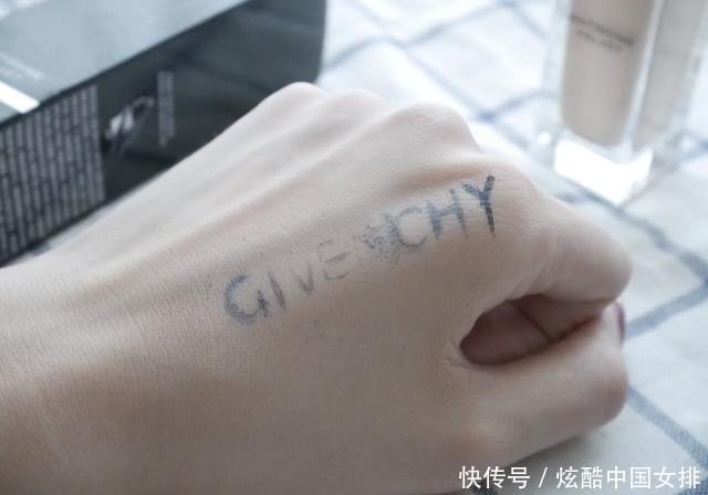 滋润度|火了几年的大牌美妆,真好用吗阿玛尼蓝标实力强,纪梵希不值得