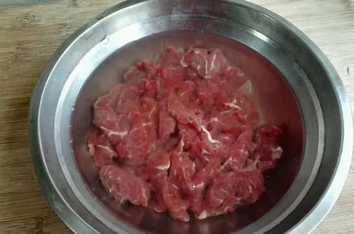 牛肉|炖牛肉,最好不要直接焯水,加上这1步,炖好的牛肉“不腥不柴”