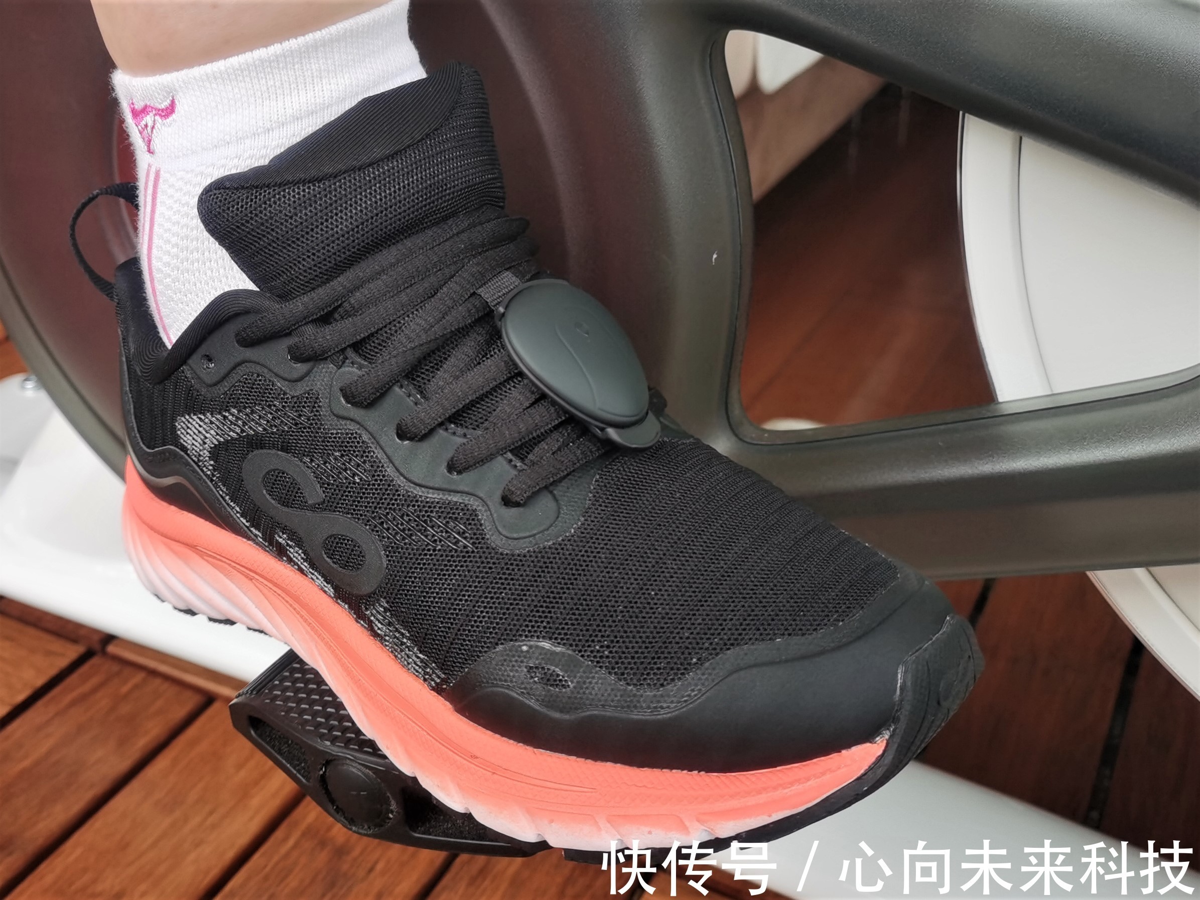 跑步|亚健康想开跑却不知如何选鞋,咕咚10K悦弹跑鞋,入门跑者首选