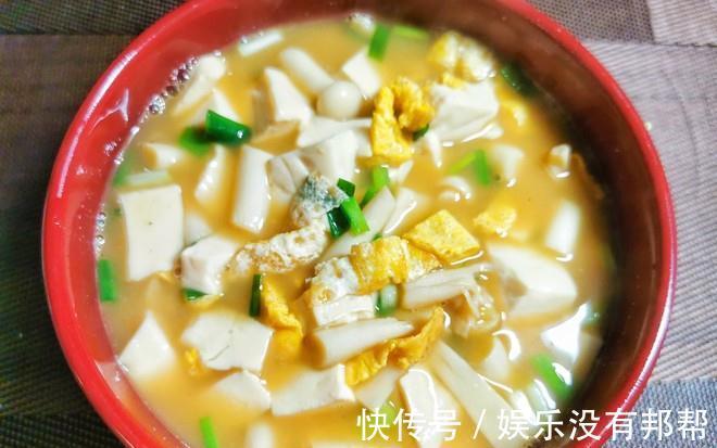 家常豆腐菜谱，豆腐汤，做法简单，鲜美可口，美味下饭，吃不够