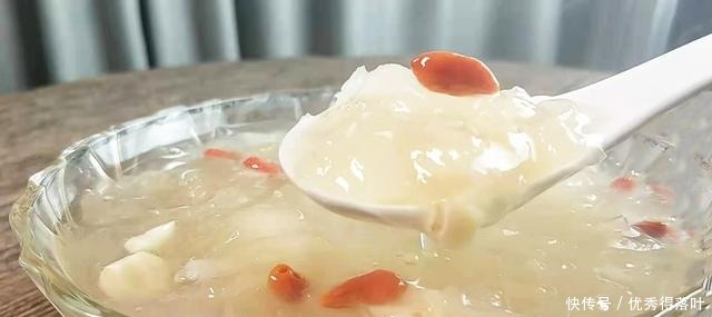 丝瓜|夏天多吃这10种食物,都是清肺化痰的佳品,再贵也要买给家人吃!