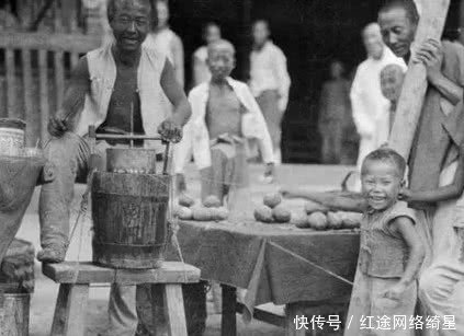 照片|晚清旧照片：吸食鸦片的女子，媚态毕露，让人联想翩翩