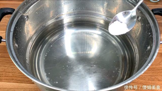 食用碱|煮玉米时一定不要只用清水,水里加点“它”,香甜软糯,太香了