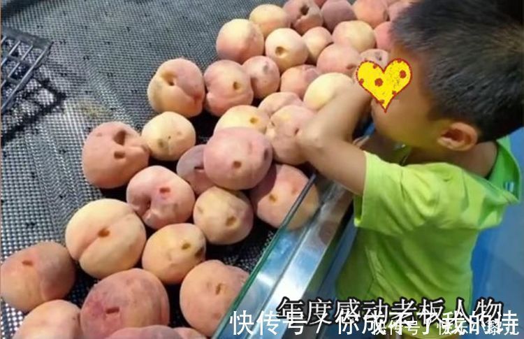 超市|1岁宝宝逛超市把黄桃戳了个洞,“狠心”宝妈指着榴莲:继续戳!