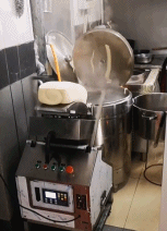 |搞笑GIF:当时我也很绝望 是她非得带我出去玩