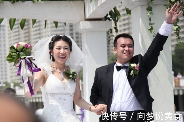 夫妻|2021年起,房产证上无论写谁的名字分割都不受影响,再闹也没用